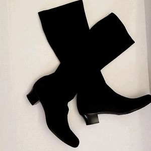 SIZE 8. MUNRO American Black Stretch Suede Boots